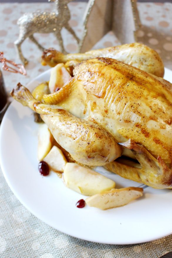 Pollo relleno al horno con manzanas y pasas