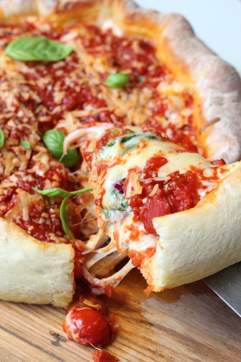 deep dish pizza, pizza estilo chicago, stuffed pizza, masa para pizza, salsa para pizza