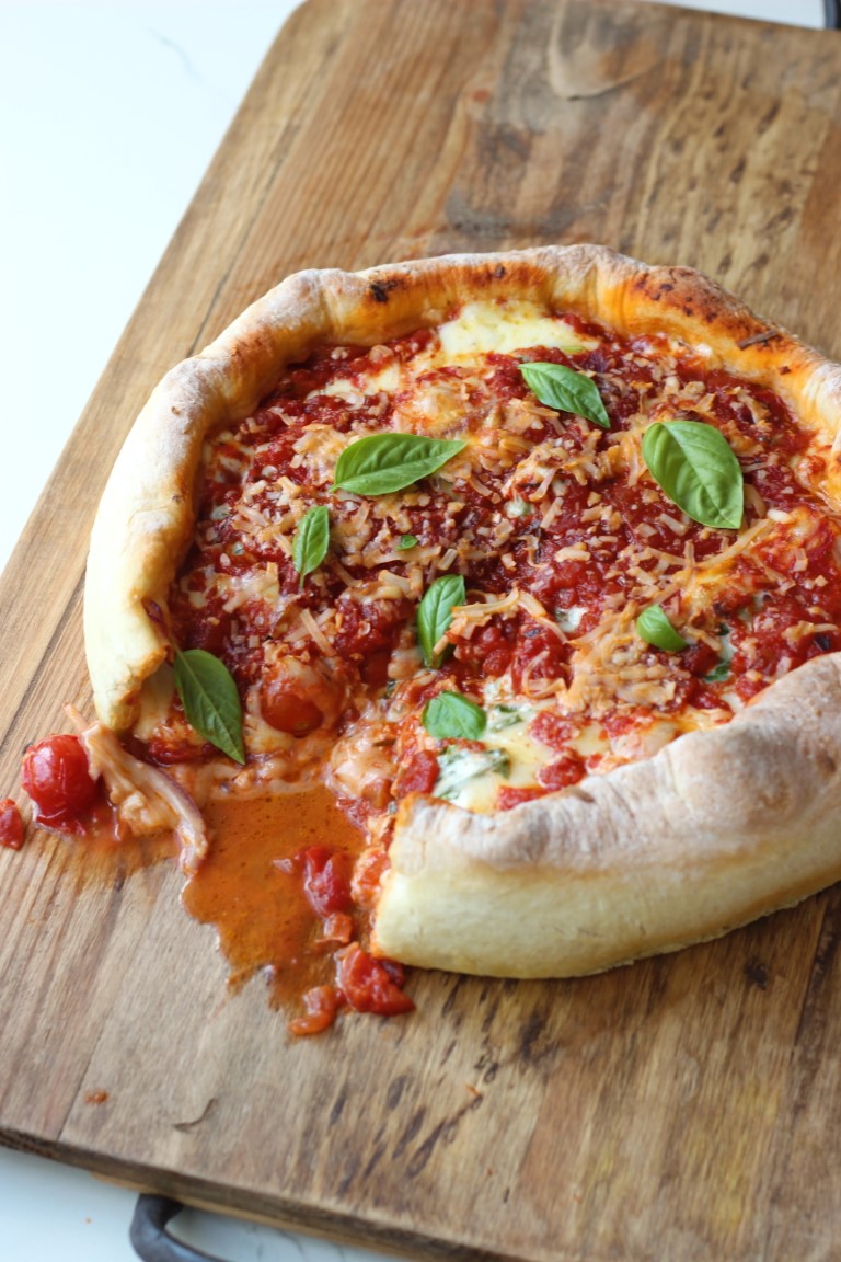deep dish pizza, pizza estilo chicago, stuffed pizza, masa para pizza, salsa para pizza